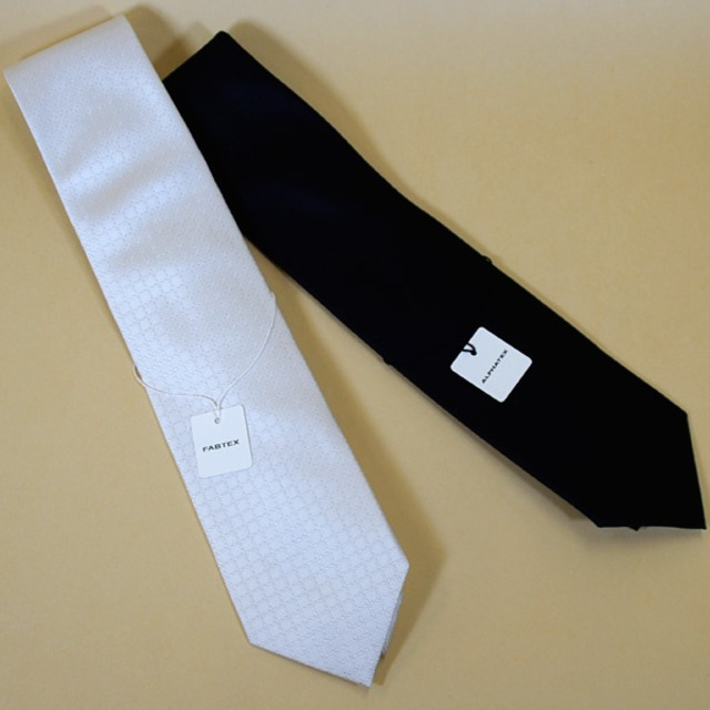 絹のネクタイ
